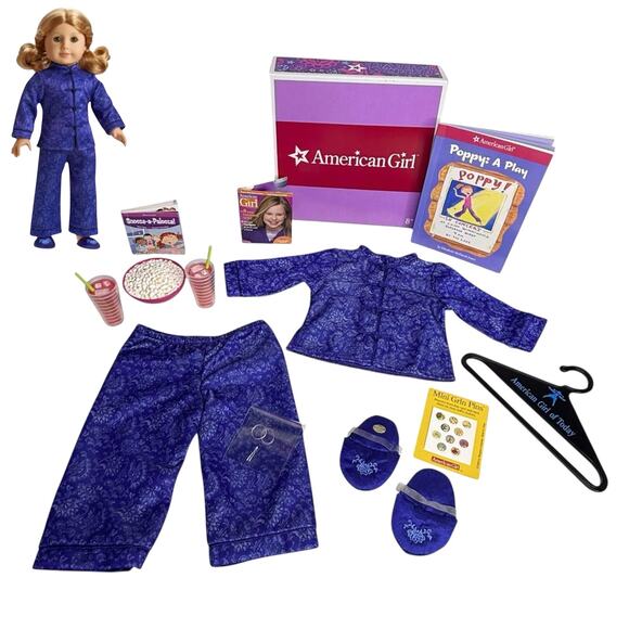 American Girl SLEEPOVER PJS & ACCESSORIES Purple Pajamas Popcorn Lemonade Books - Picture 1 of 13